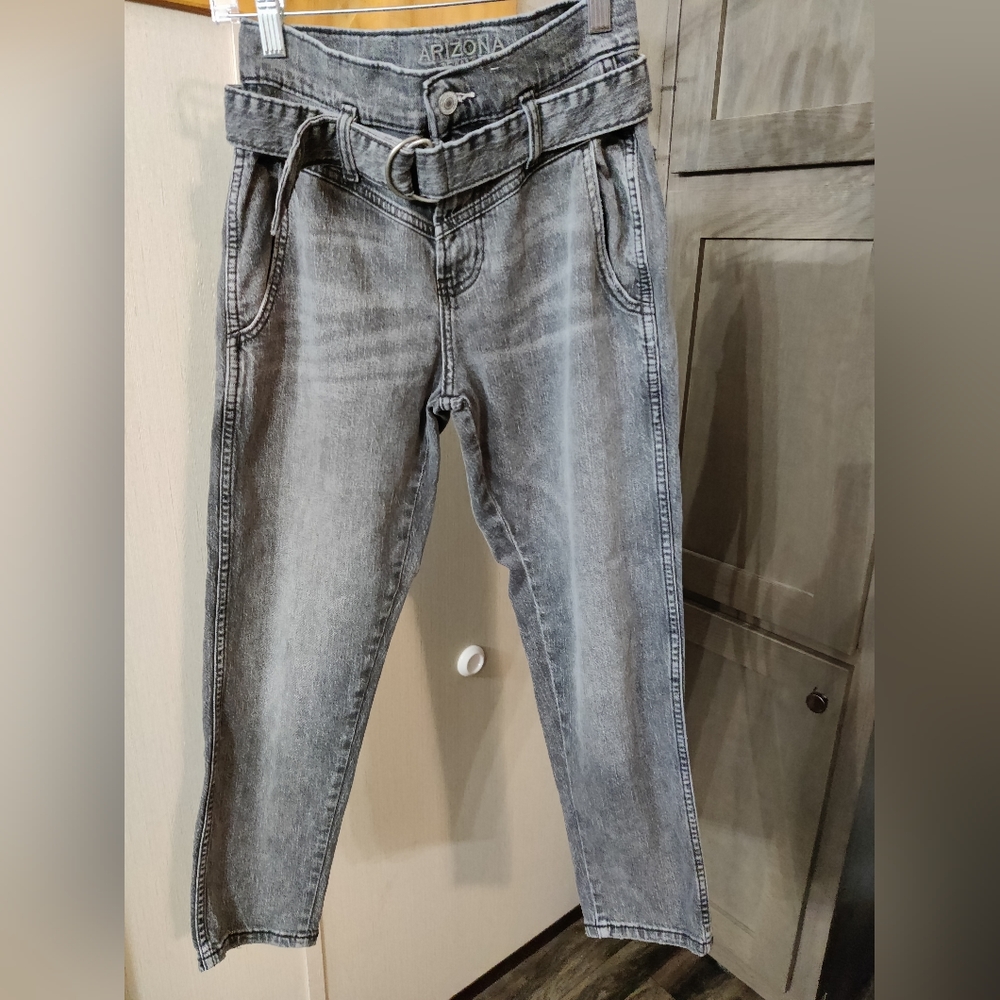 #### Arizona Jeans CO. Mom Highrise Paper Bag Jeans( Size 3)